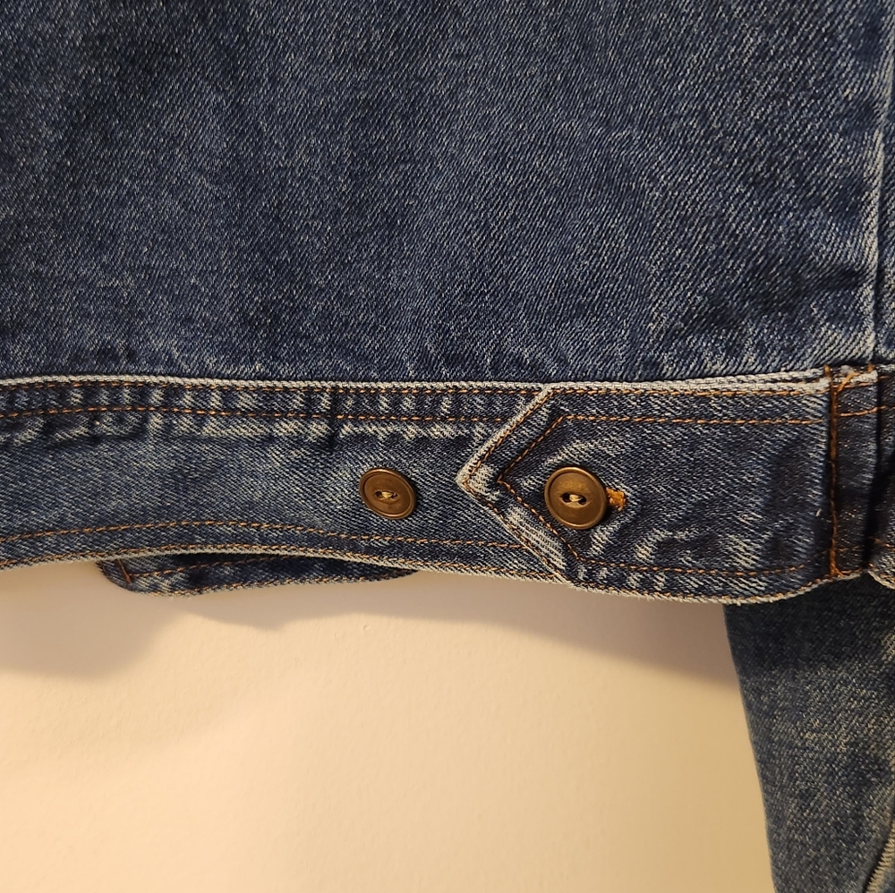 Cropped Jean Jacket - Picture 7 of 7